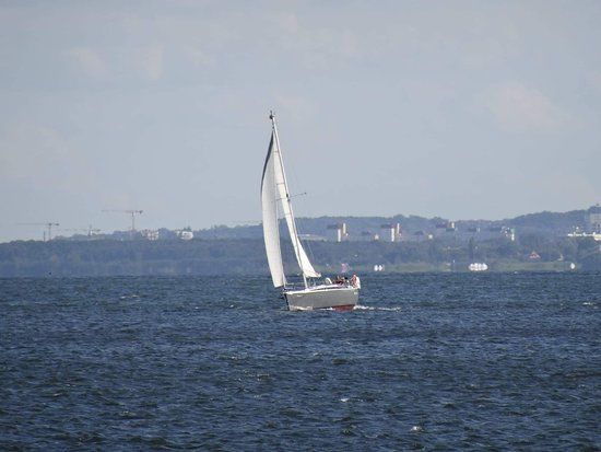Spacery po nadmorskiej promenadzie